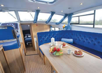 Boat interior image 4